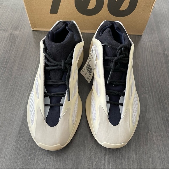 Adidas Yeezy 700 V3 Azael men sneakers size 10.5 NWT